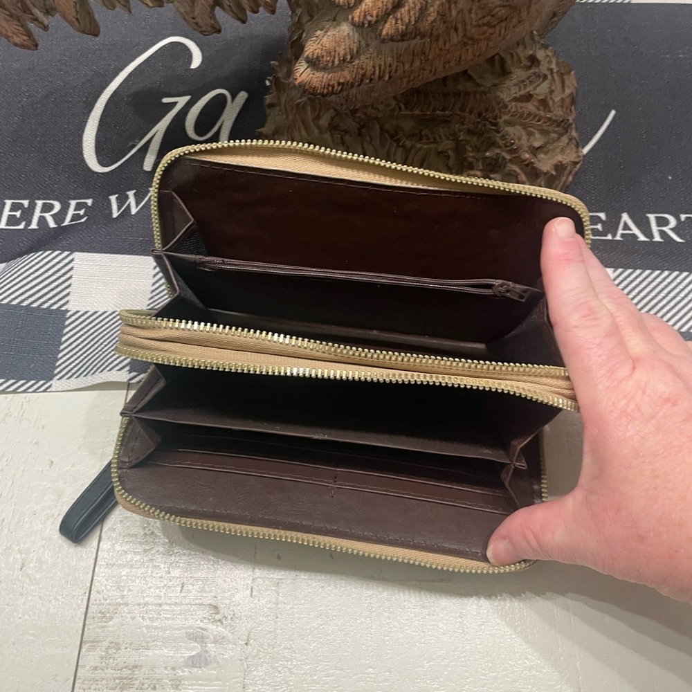 Wristlet wallet - Picture 3 of 6